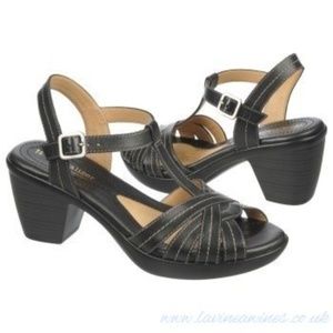 NIB Naturalizer Brunie Black Leather Dress Sandal
